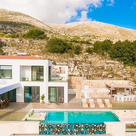 Kefalonia Grande Mansion * איה אפימיה